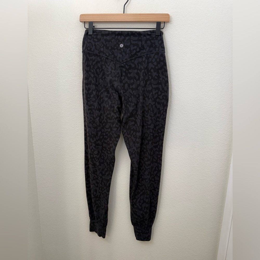 Lululemon Align Jogger Leopard Camo Print Size 6 - Picture 6 of 12